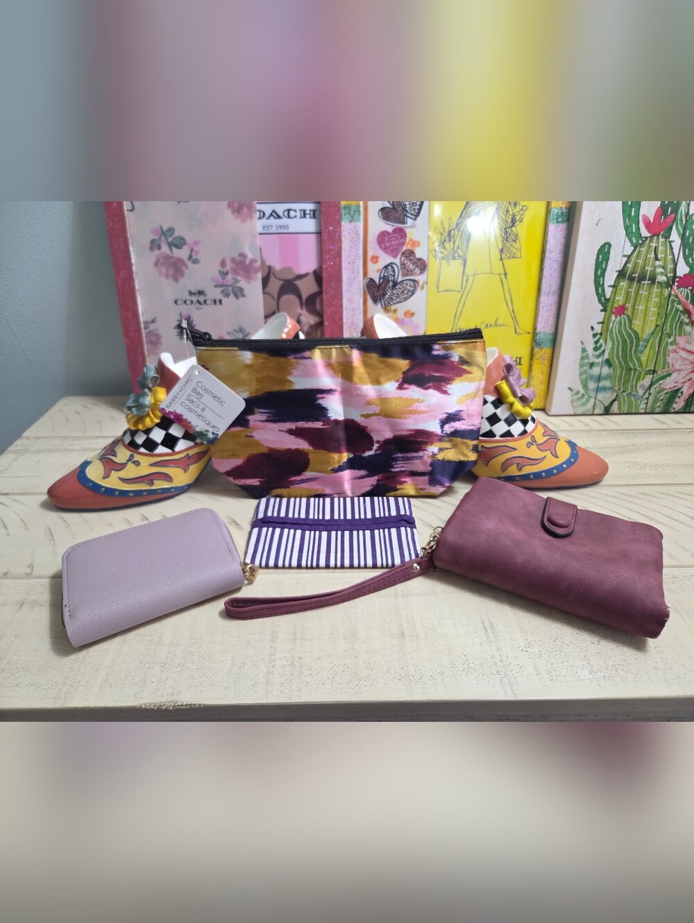 Resellers Bundle, Cosmetic Bag & 2 Wallets & Pouch, EUC B2